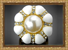 ������������ ������ White Flower by Viennois